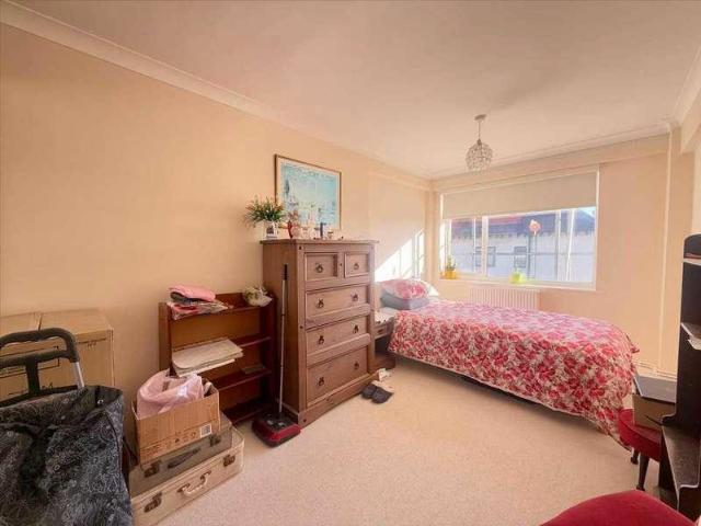 Flat for sale in Leigh on Sea, Southend-on-Sea
