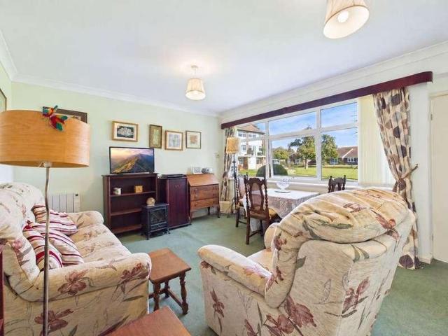 Flat for sale in Nyetimber, Arun