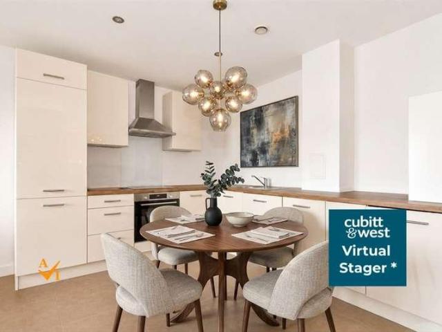 Flat for sale in Red Hill, Surrey