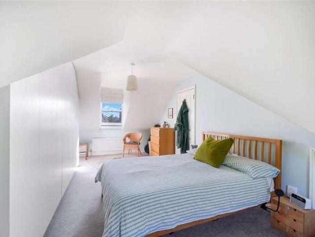 Flat for sale in London Borough of Islington, Greater London