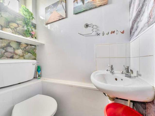 Flat for sale in London Borough of Lewisham, New Cross