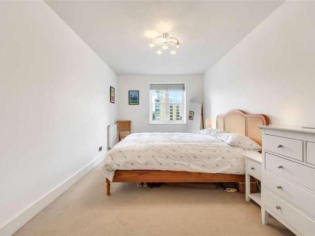 Flat for sale in Ratcliffe, Limehouse