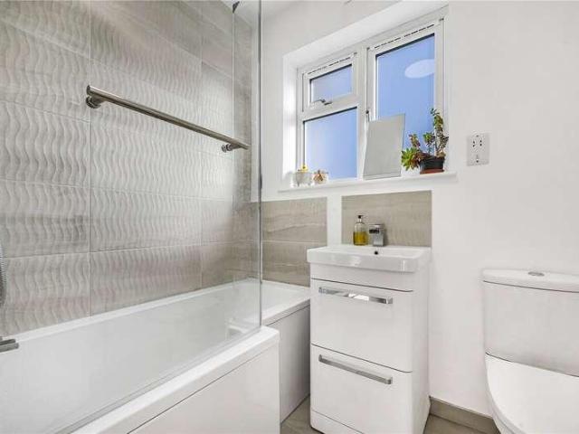 Flat for sale in London Borough of Lewisham, Greater London