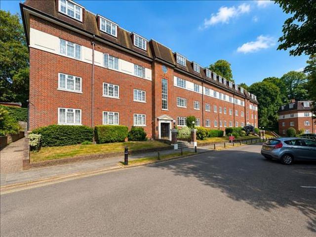 Flat for sale in Greater London