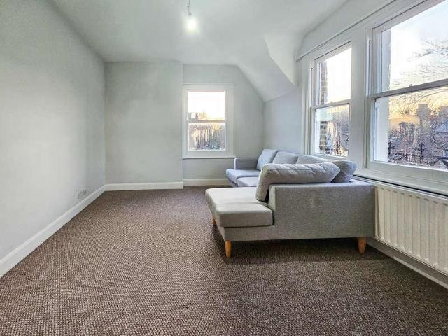 Flat for sale in London Borough of Lewisham, New Cross