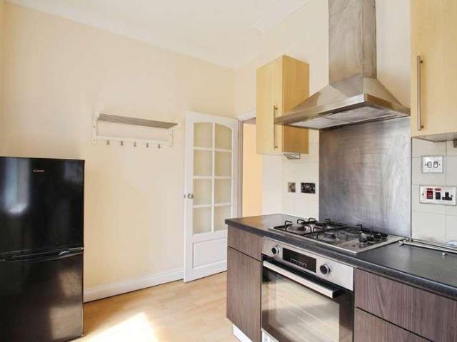 Flat for sale in Iver, Iver Heath