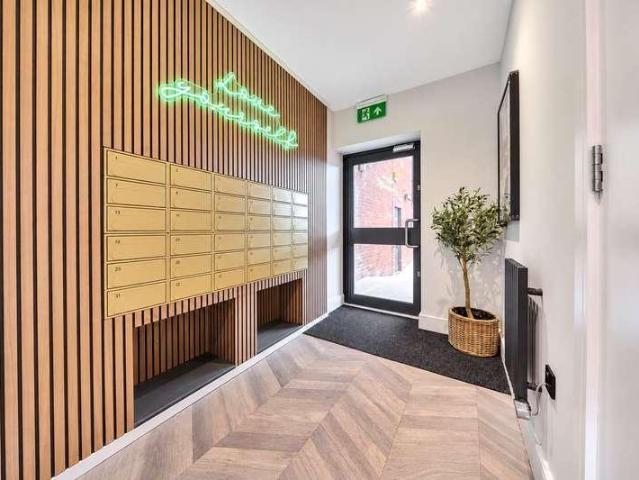 Flat for sale in Denham, Gerrards Cross and Chalfonts Community Board, Gerrards Cross