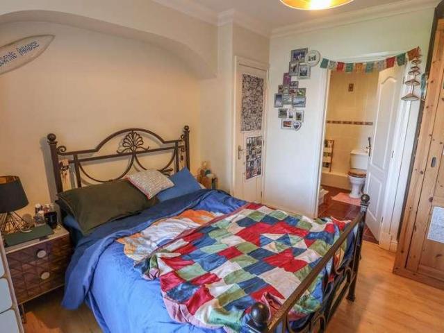 Flat for sale in Ogmore-by-sea, Wales