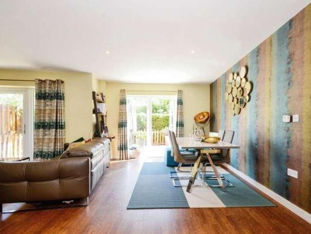Flat for sale in Little Stanmore, Greater London