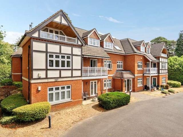 Flat for sale in Whiteley Village, Blackhills