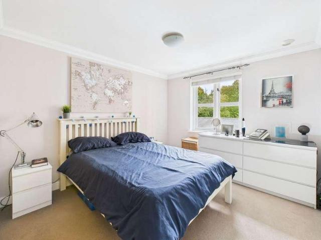 Flat for sale in Worthing, West Sussex