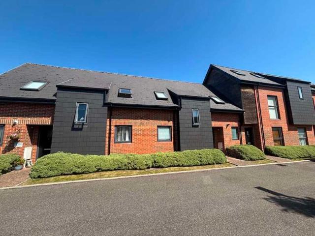 Flat for sale in Thatcham, West Berkshire