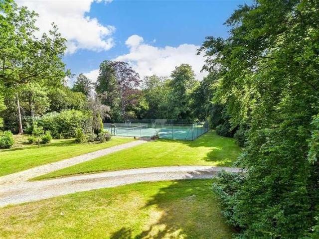 Flat for sale in Pachesham Park, Surrey