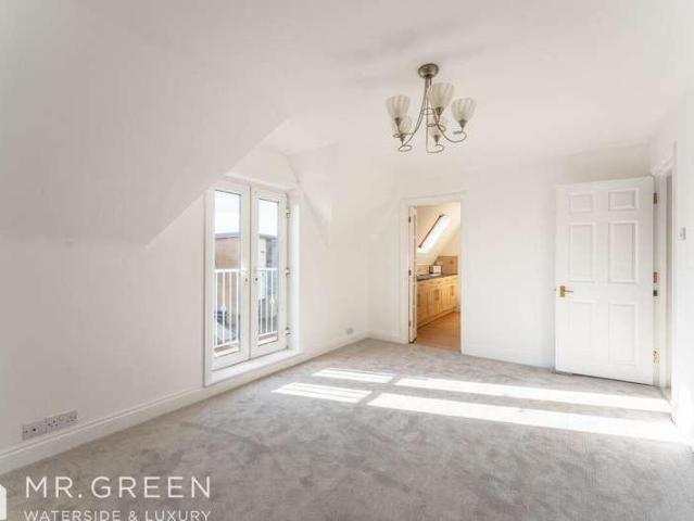 Flat for sale in Wick, Bournemouth