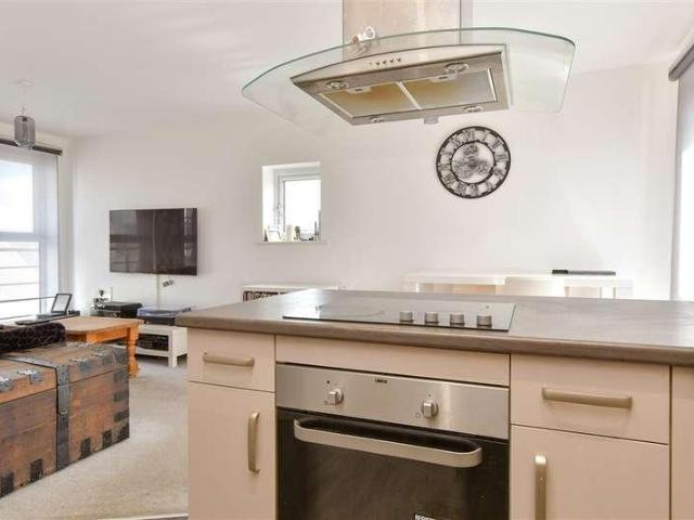 Flat for sale in Hamerton, Kent