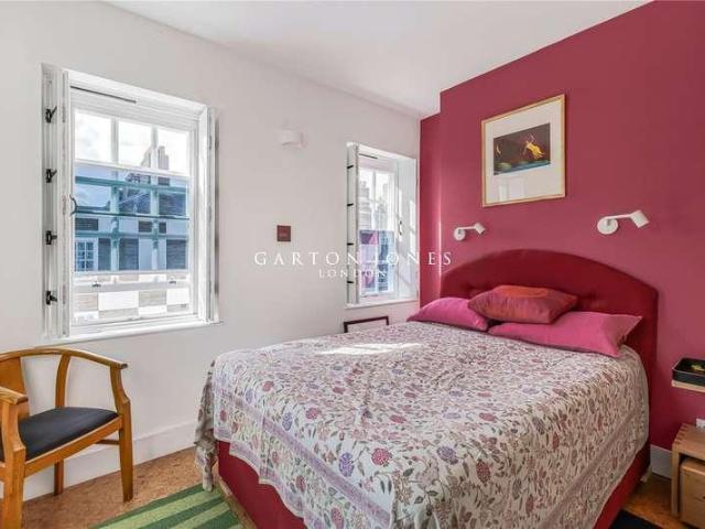Flat for sale in Greater London