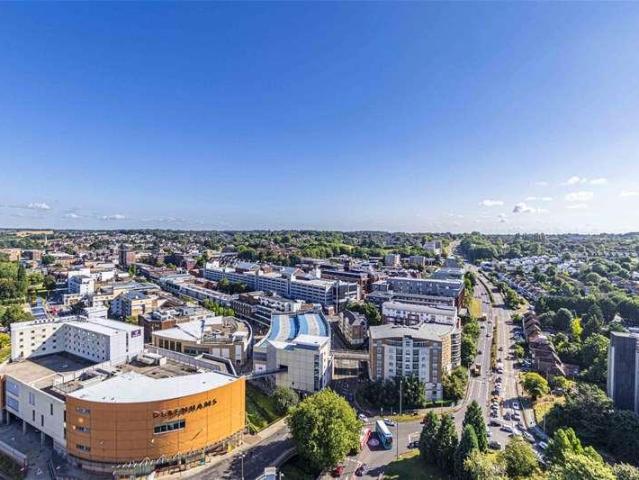Flat for sale in The Image, Pouchen End
