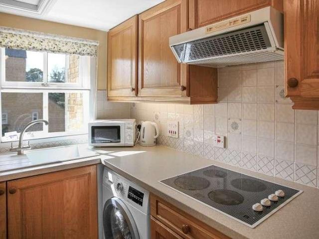 Flat for sale in Fossebridge, Gloucestershire