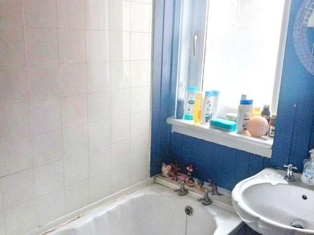 Flat for sale in Carbrain, Cumbernauld