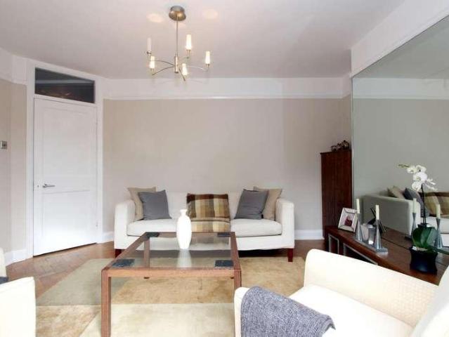 Flat for sale in Hampstead Garden Suburb, Greater London