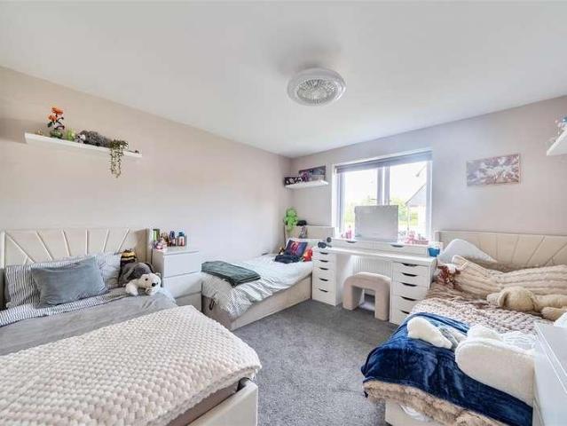 Flat for sale in Acol, Kent