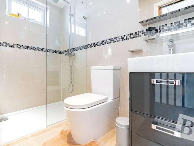 Flat for sale in Hornchurch, Greater London