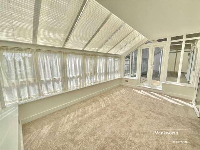 Flat for sale in Highcliffe