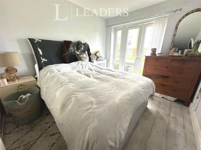 Flat for sale in Spring Vale, Hampshire