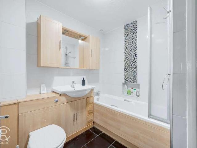 Flat for sale in Windmill Park Estate, Greater London