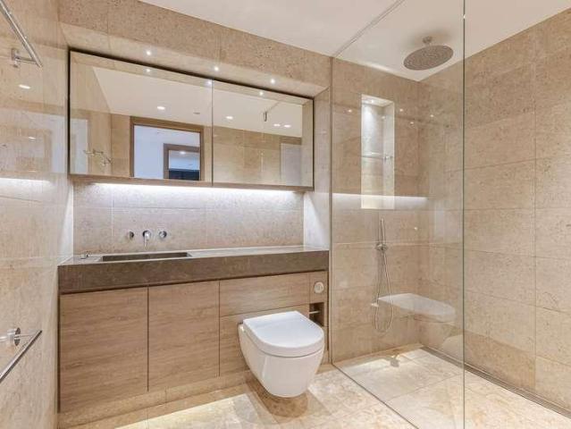 Flat for sale in Greater London