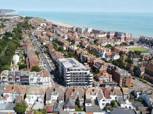 Flat for sale in Central, Heathlands