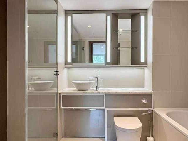 Flat for sale in Paddington, Greater London