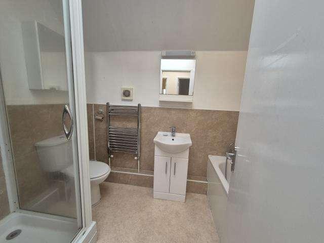 Flat for sale in Thatcham, West Berkshire