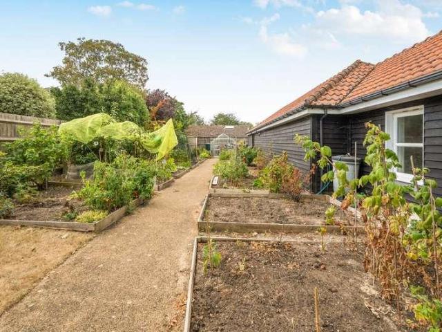 Flat for sale in Eastbridge, Suffolk