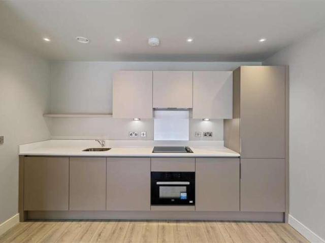 Flat for sale in Slough