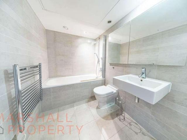 Flat for sale in Calderstones