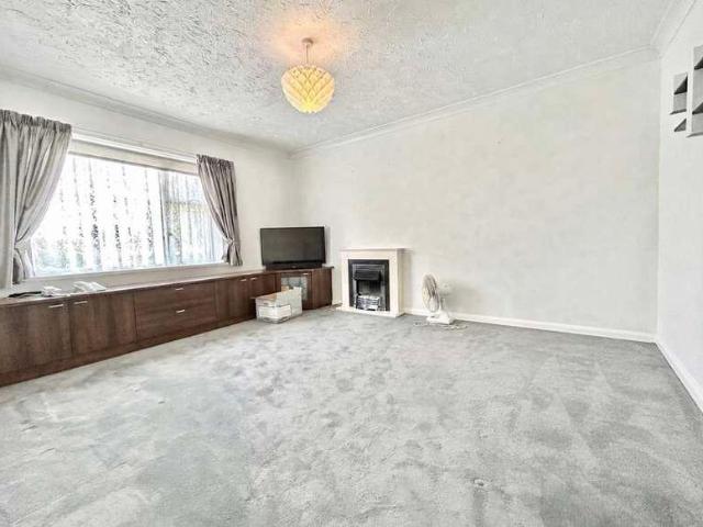 Flat for sale in California, Dunstable