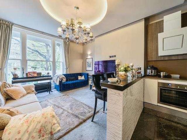 Flat for sale in Brompton, Greater London