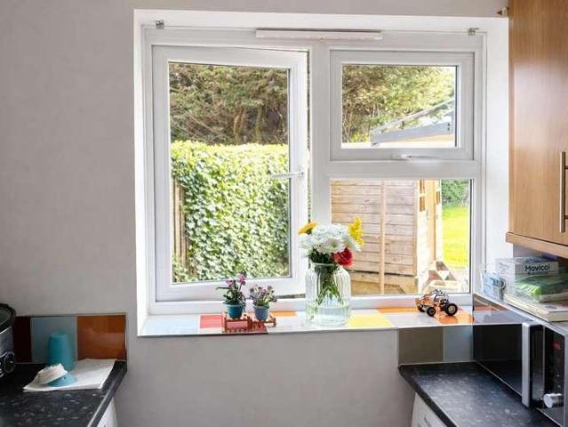 Flat for sale in Rainham, Greater London
