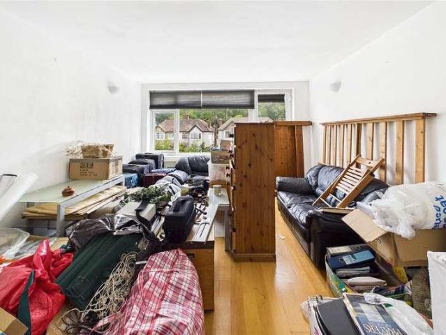 Flat for sale in Streatham, Greater London