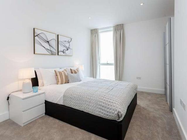 Flat for sale in Rotherhithe, Greater London