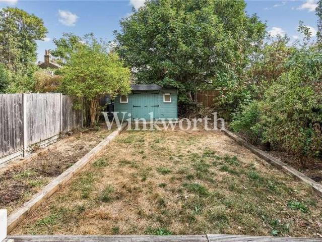 Flat for sale in Greater London