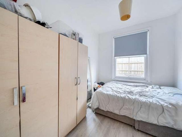 Flat for sale in High Barnet, Greater London