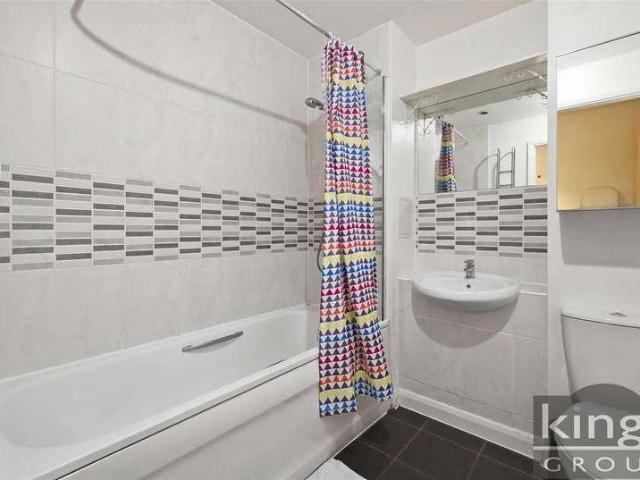 Flat for sale in Hale Village, Tottenham Hale