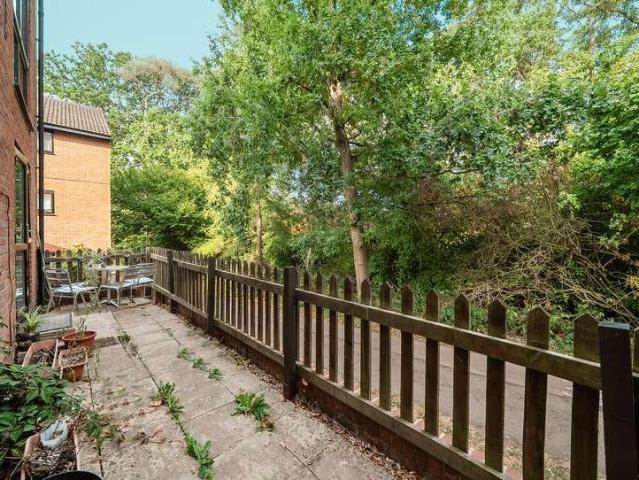 Flat for sale in Ewens Farm, Golden Valley