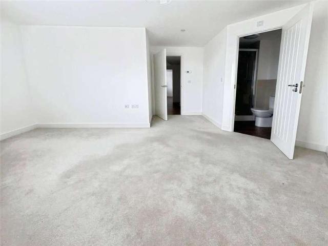 Flat for sale in Berryfield, Buckinghamshire