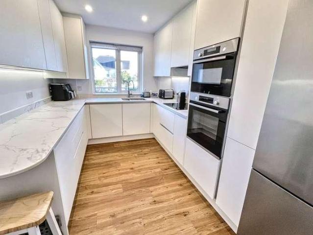 Flat for sale in Southbourne, Bournemouth