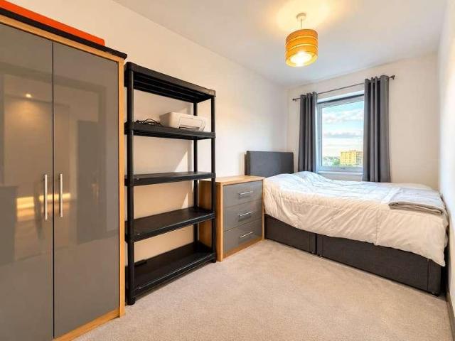 Flat for sale in Alton Barnes, Essex