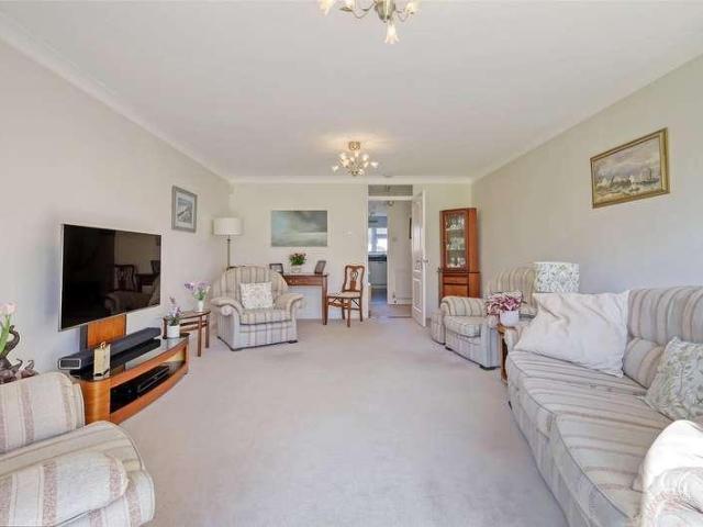 Flat for sale in Alton Barnes, Essex