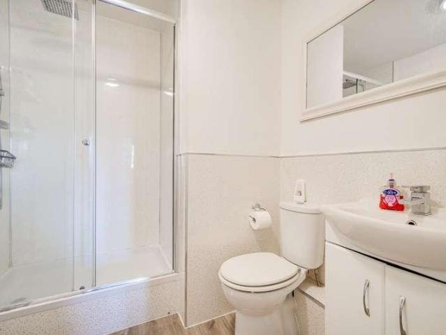 Flat for sale in Leighton-Linslade, Leighton Buzzard